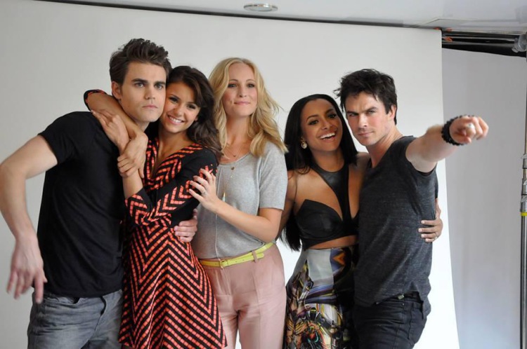 Нина Добрев. want a #tvd dance party?