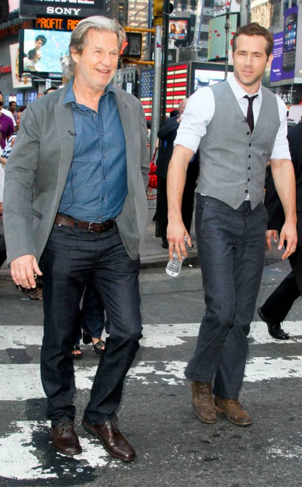 Райан Рейнольдс. Райан Рейнольдс и Джефф Бриджес на шоу "Good Morning America" 