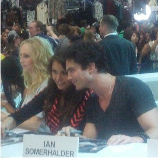 Нина Добрев. TVD Comic-Con Panel & Signing