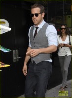 Райан Рейнольдс. Райан Рейнольдс и Джефф Бриджес на шоу "Good Morning America" 