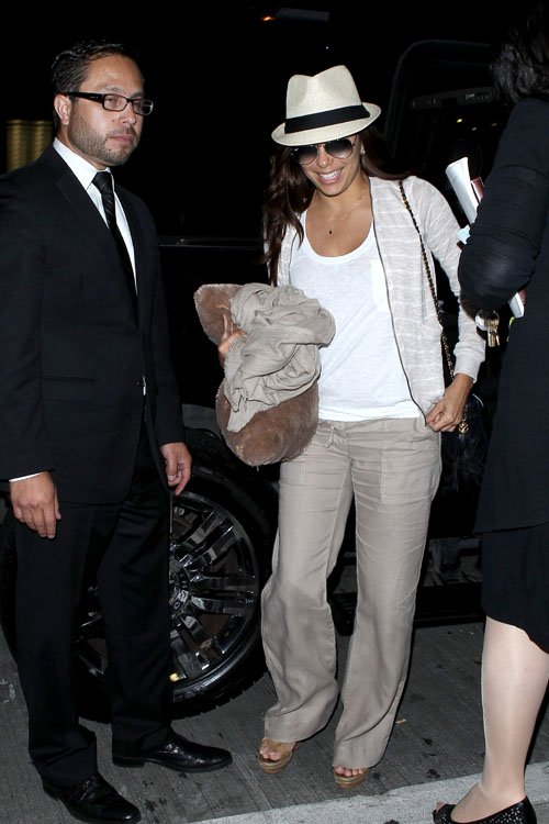 Ева Лонгория. Ева Лонгория в аэропорту LAX Лос-Анджелес, штат Калифорния