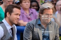 Райан Рейнольдс. Райан Рейнольдс и Джефф Бриджес на шоу "Good Morning America" 