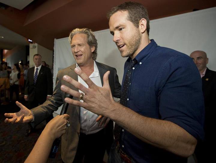 Райан Рейнольдс. Райан Рейнольдс и Джефф Бриджес: закрытый показ фильма "Призрачный патруль" в Бостоне