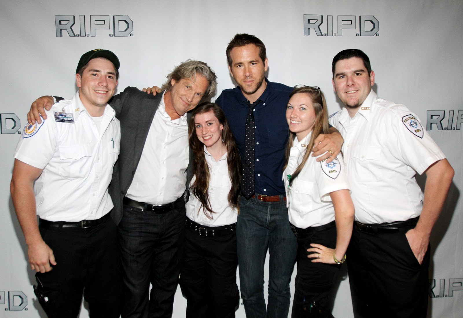 Райан Рейнольдс. Райан Рейнольдс и Джефф Бриджес: закрытый показ фильма "Призрачный патруль" в Бостоне