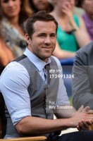 Райан Рейнольдс. Райан Рейнольдс и Джефф Бриджес на шоу "Good Morning America" 