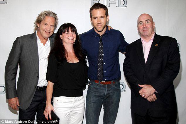 Райан Рейнольдс. Райан Рейнольдс и Джефф Бриджес: закрытый показ фильма "Призрачный патруль" в Бостоне