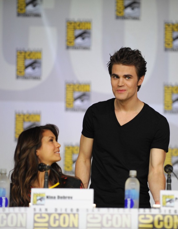 Нина Добрев. TVD Comic-Con Panel & Signing