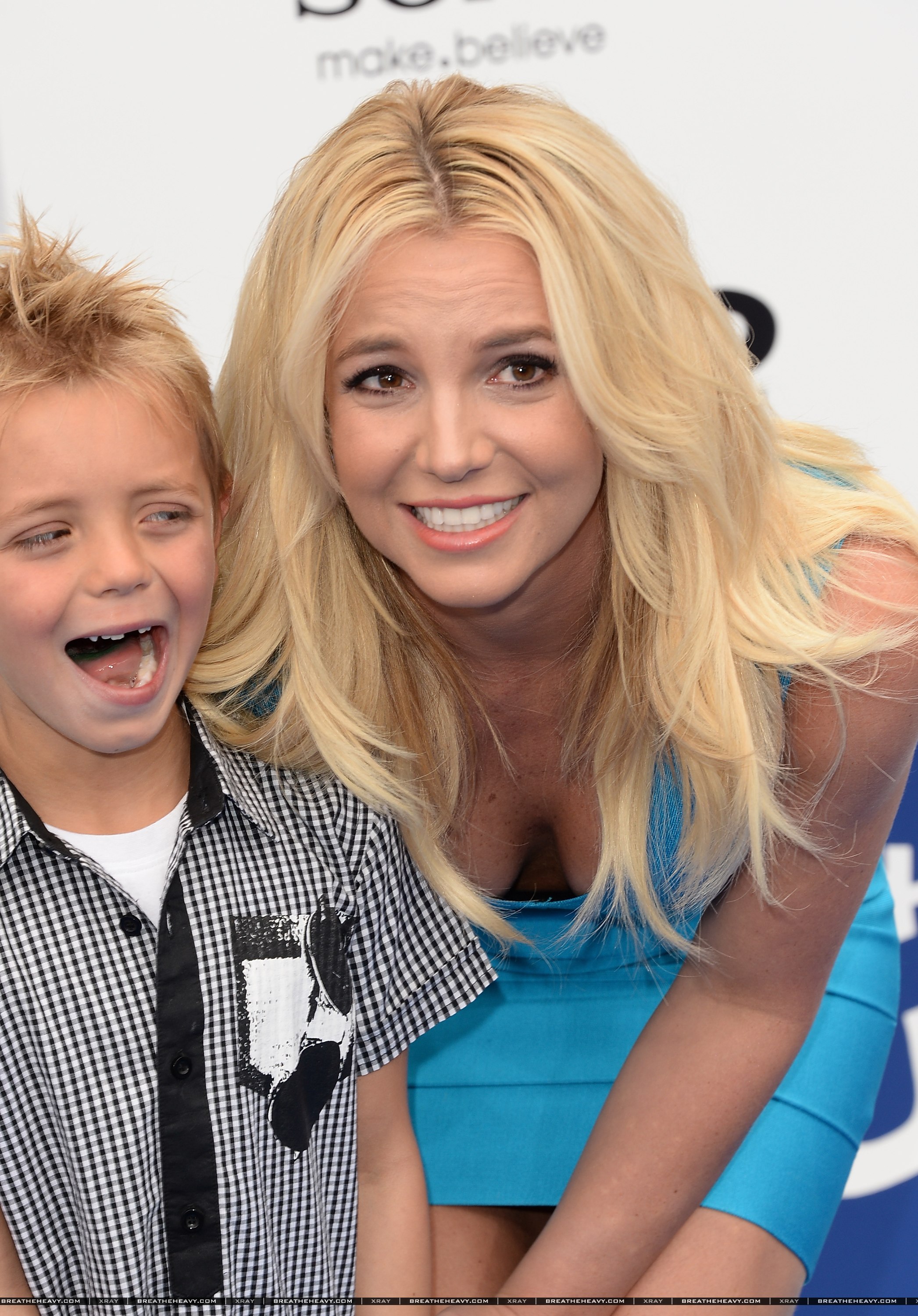 Бритни Спирс. 28 июля - Премьера фильма Смурфики 2 в Уэствуде - Красная дорожка