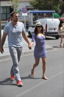 Ева Лонгория. Ева Лонгория и Эрнесто Аргуэлло отправились за покупками  по магазинам города Марбельи, в Малаге.