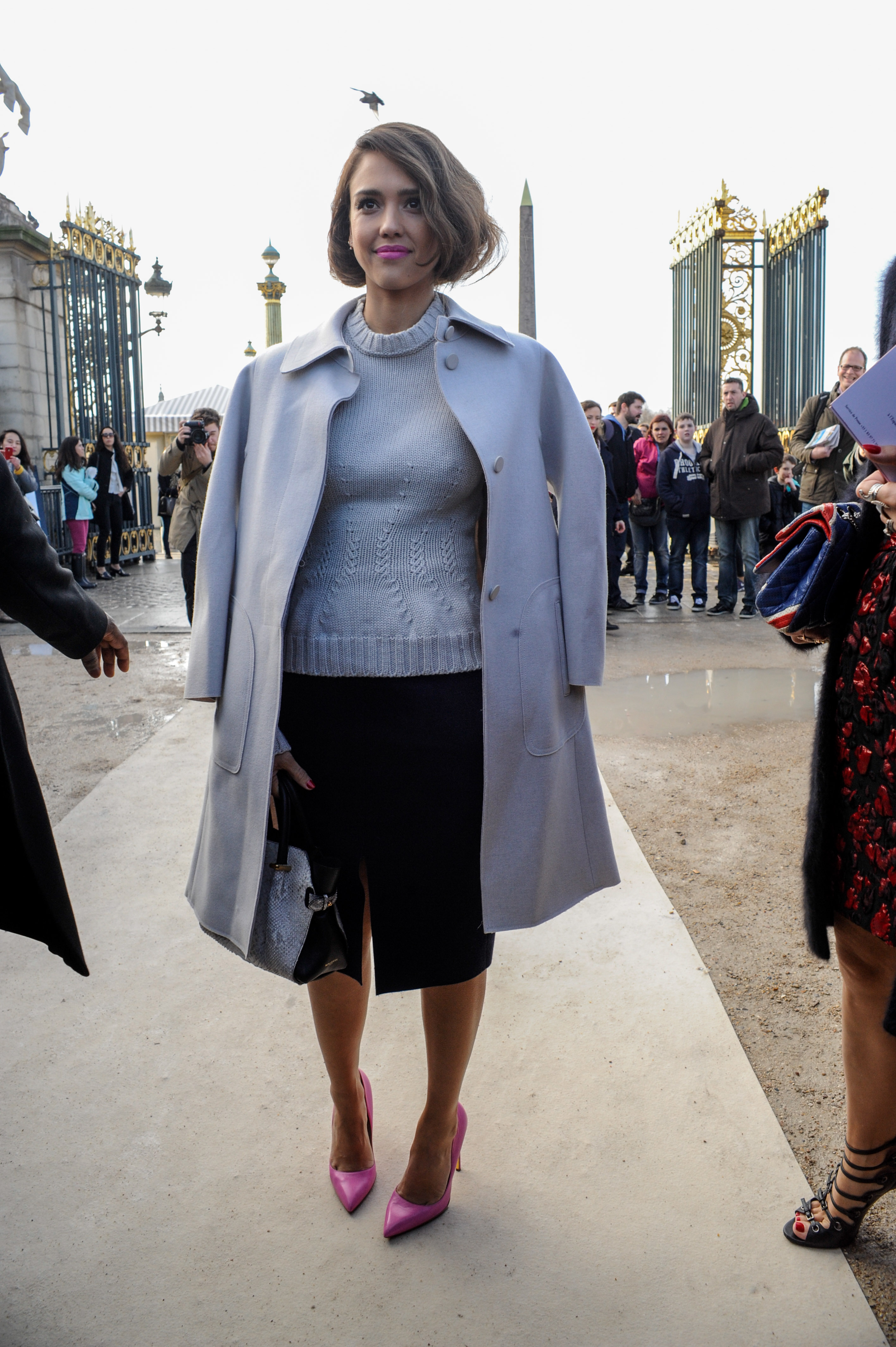 Джессика Альба. Джессика Альба на показе Nina Ricci в Париже