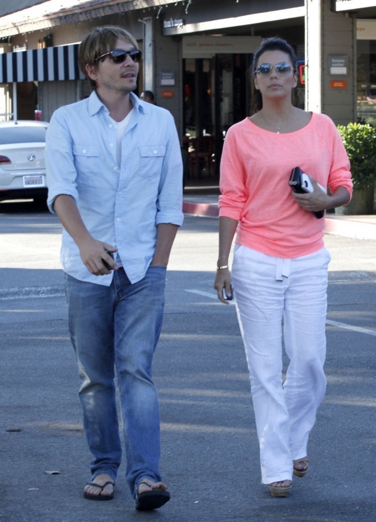 Ева Лонгория. Ева Лонгория и Кен Пейвс направляются на обед в Beverly Glen Plaza