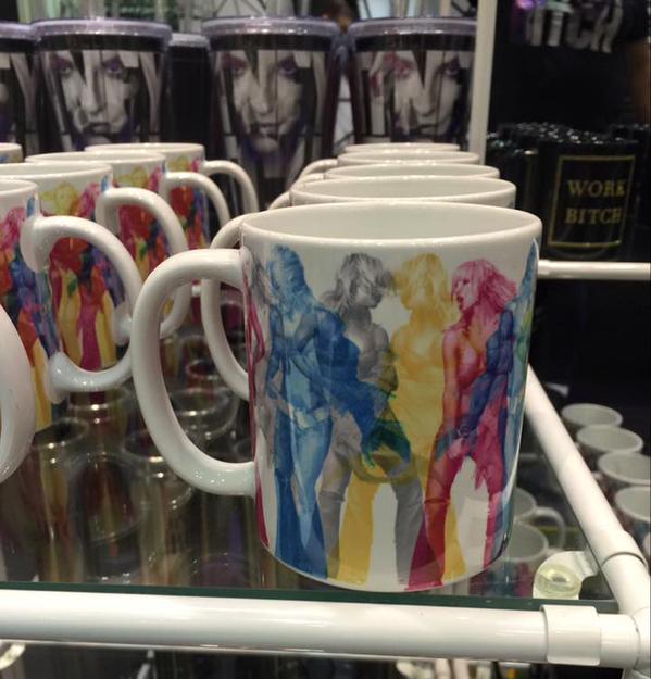 Бритни Спирс. В Лас Вегасе появились новые официальные товары к шоу Piece Of Me.