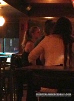 Дженнифер Лоуренс. Несколько фанатских фото Дженнифер и Ника, сделанных в ресторане Монреаля 6 июля