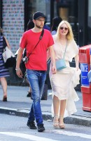 Дакота Фаннинг. Обворожительная Дакота и Джейми гуляют по улицам Нью-Йорка.