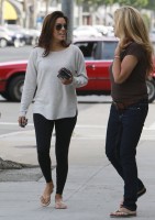 Ева Лонгория. Ева Лонгория занята делами в Беверли-Хиллз, штат Калифорния.