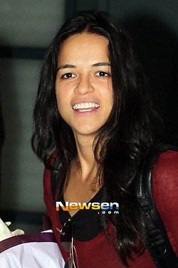 Мишель Родригес. Michelle Rodriguez at Airport in Korea  