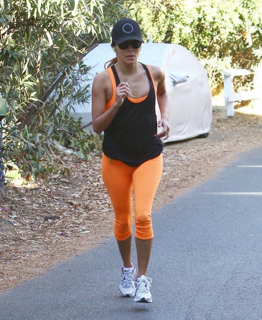 Ева Лонгория. 05 ноября 2013 - Ева Лонгория на утренней пробежке, Лос-Анджелес
