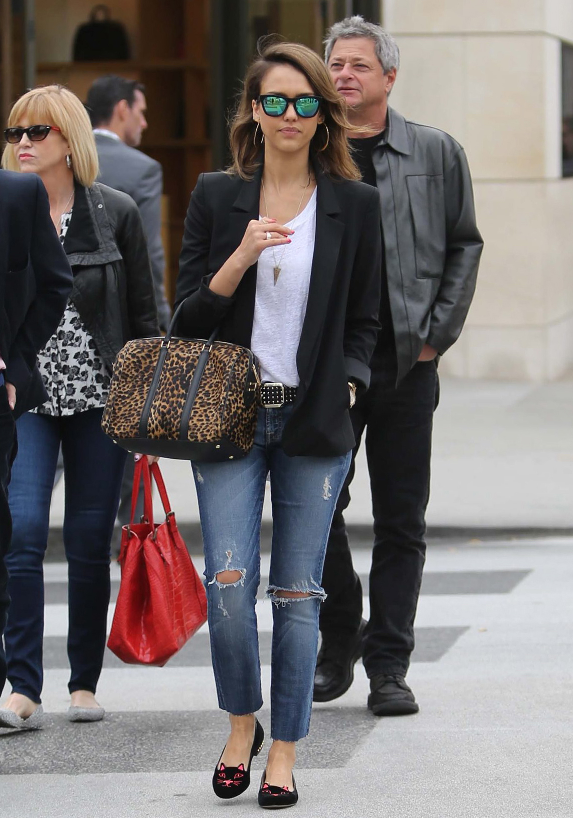 Джессика Альба. Джессика Альба на шоппинге со своей мамой в Беверли-Хиллз