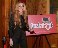 Линдси Лохан. Линдс на мероприятие Just Sing It App Launch! 16 декабря, в Нью - Йорке