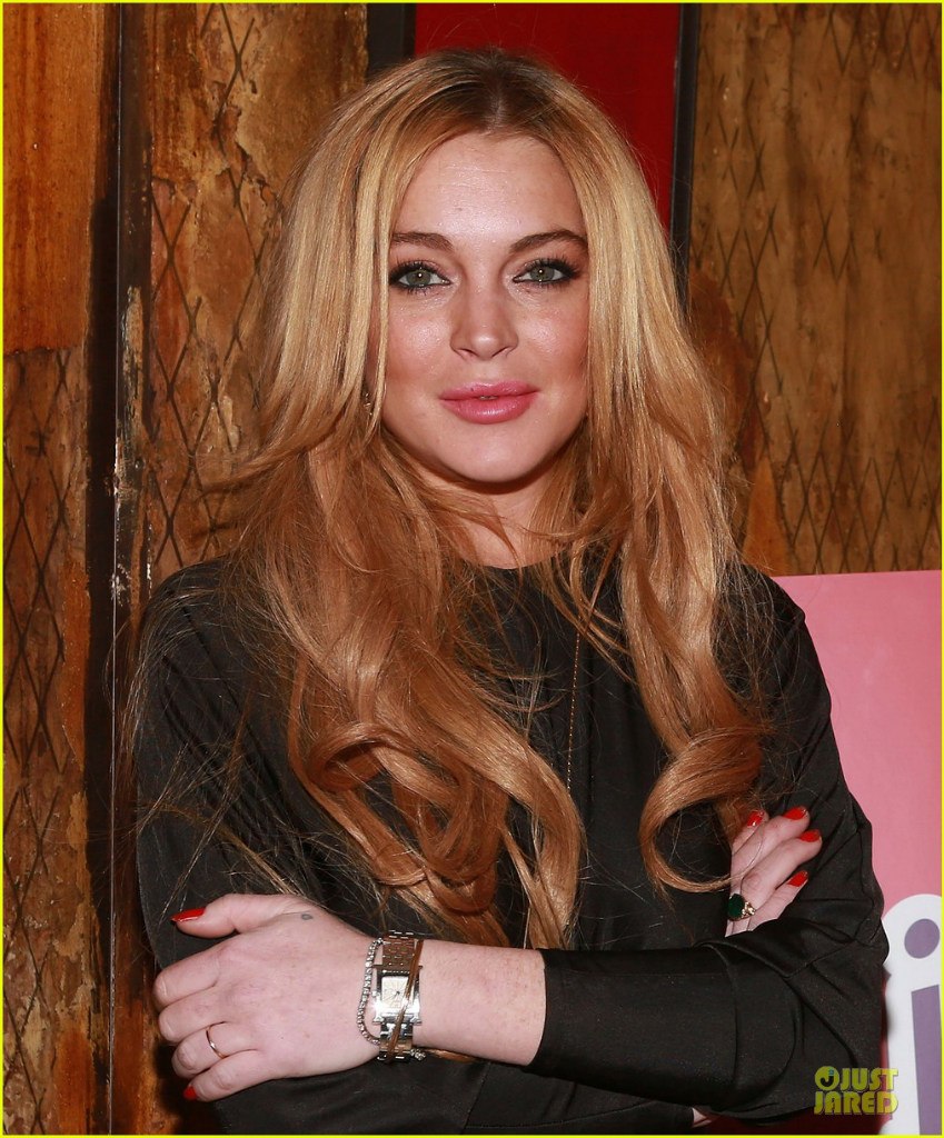 Линдси Лохан. Линдс на мероприятие Just Sing It App Launch! 16 декабря, в Нью - Йорке