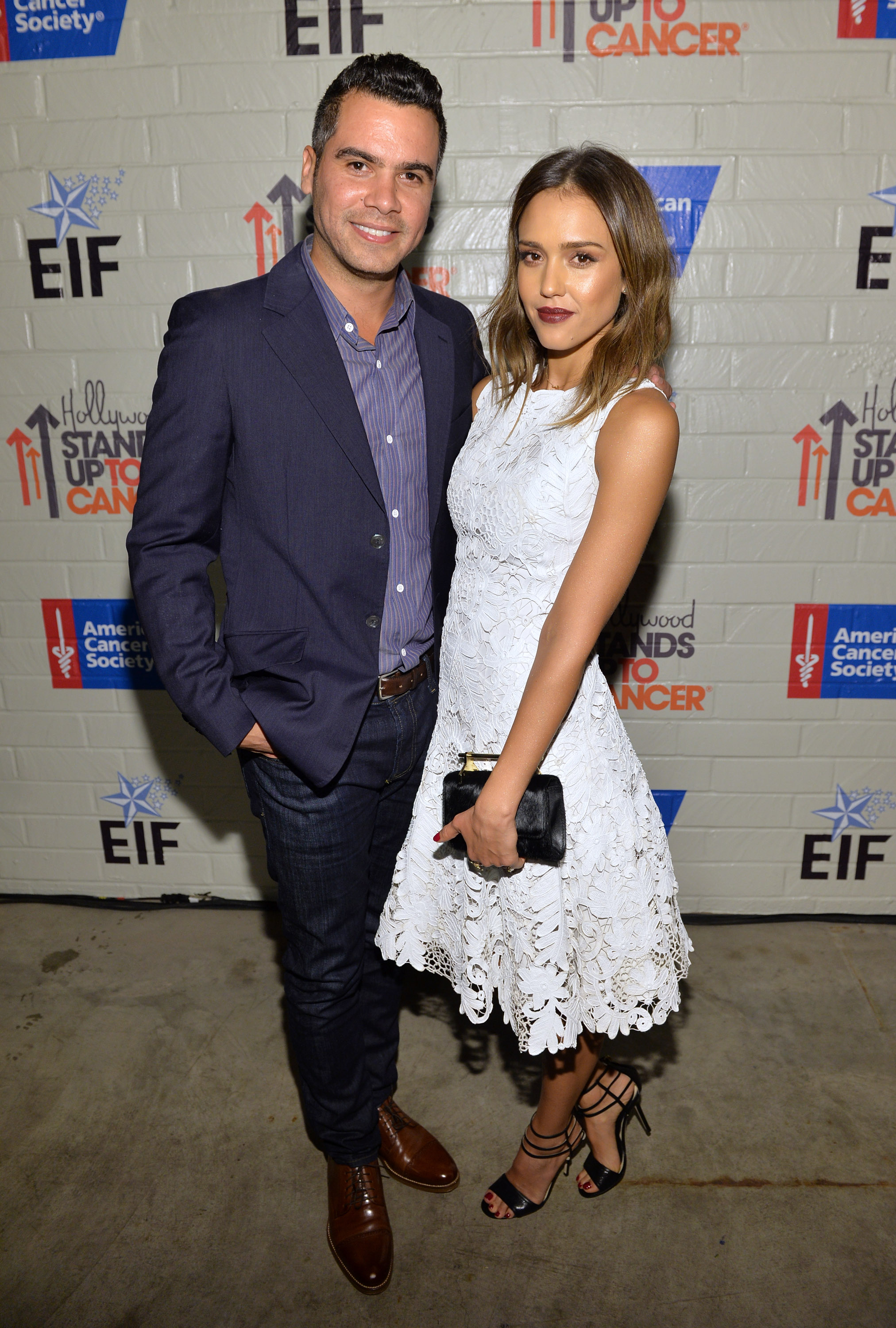 Джессика Альба. Джессика Альба с мужем Кэшем Уорреном на мероприятии "Hollywood Stands Up To Cancer"
