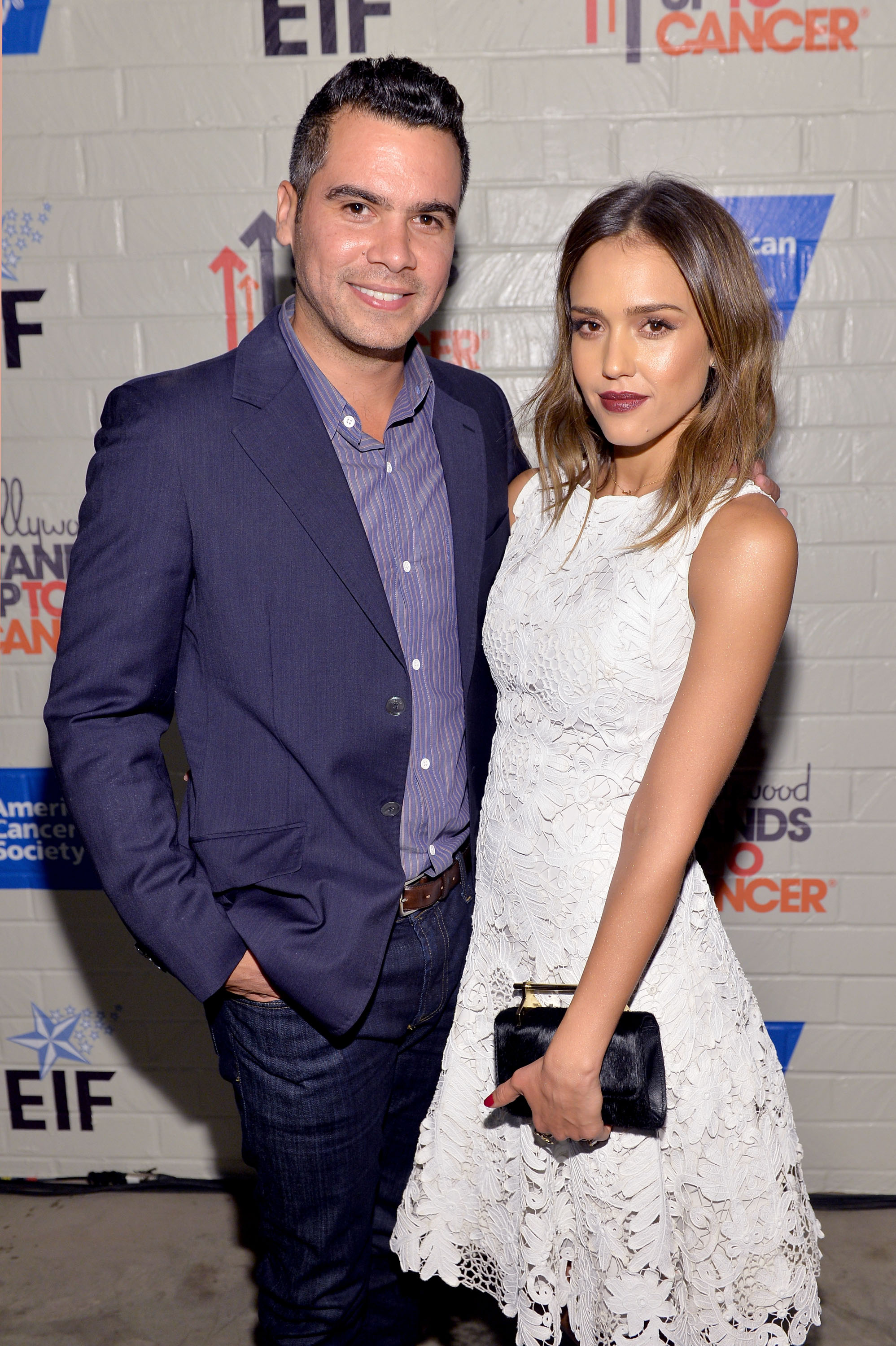Джессика Альба. Джессика Альба с мужем Кэшем Уорреном на мероприятии "Hollywood Stands Up To Cancer"