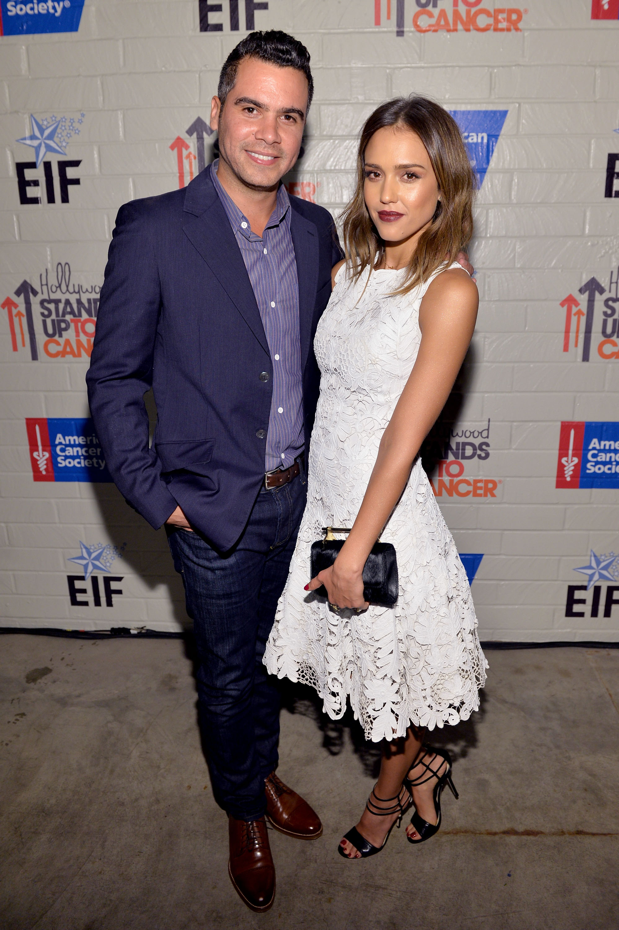 Джессика Альба. Джессика Альба с мужем Кэшем Уорреном на мероприятии "Hollywood Stands Up To Cancer"
