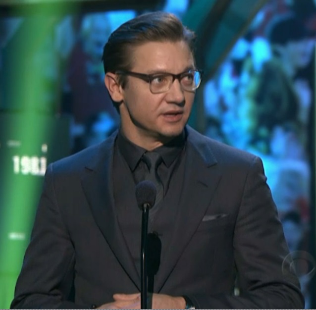 Джереми Реннер. Jeremy Renner presents the Most Valuable Player (‘NFL Honors’)