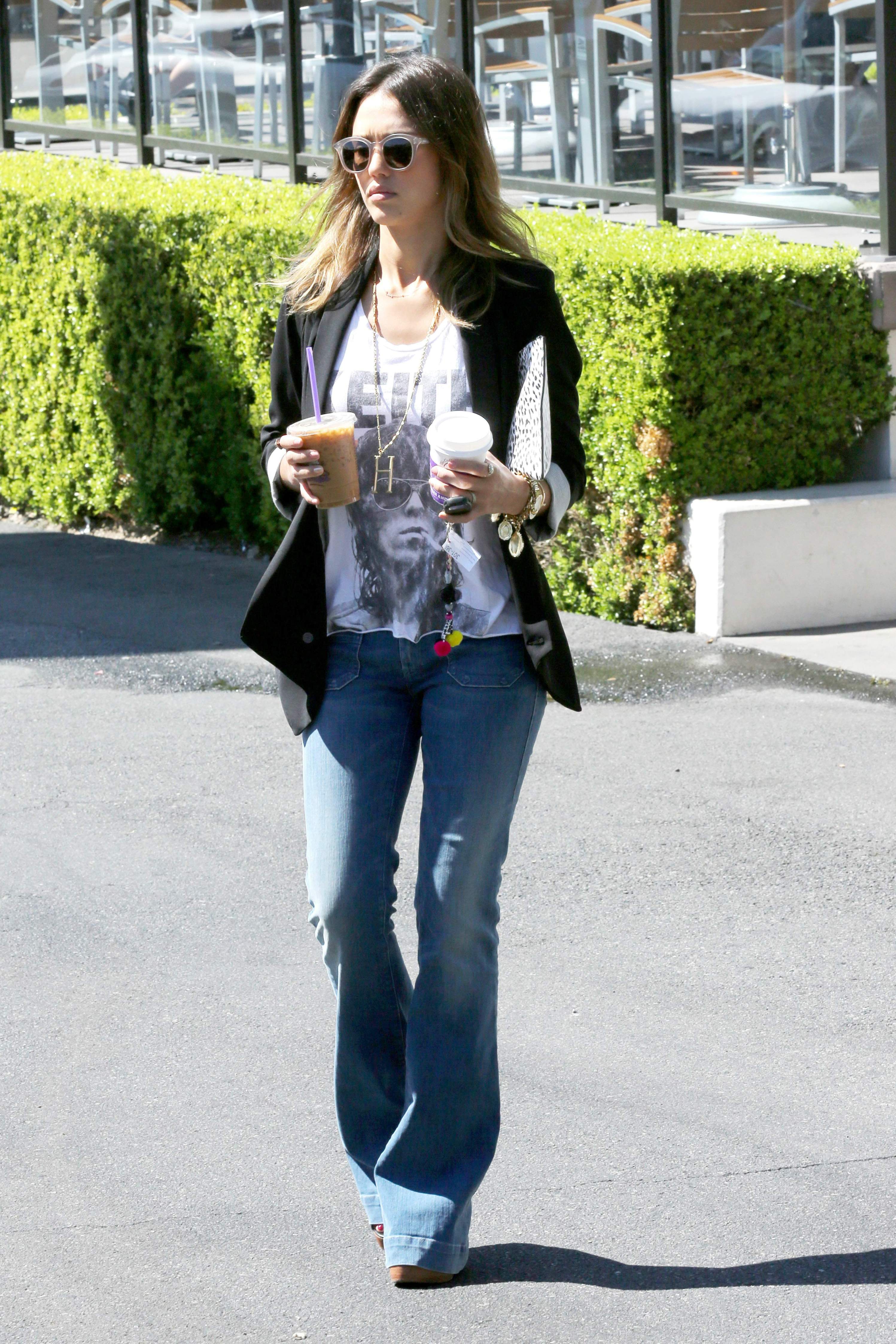 Джессика Альба. Джессика Альба в Беверли-Хиллз