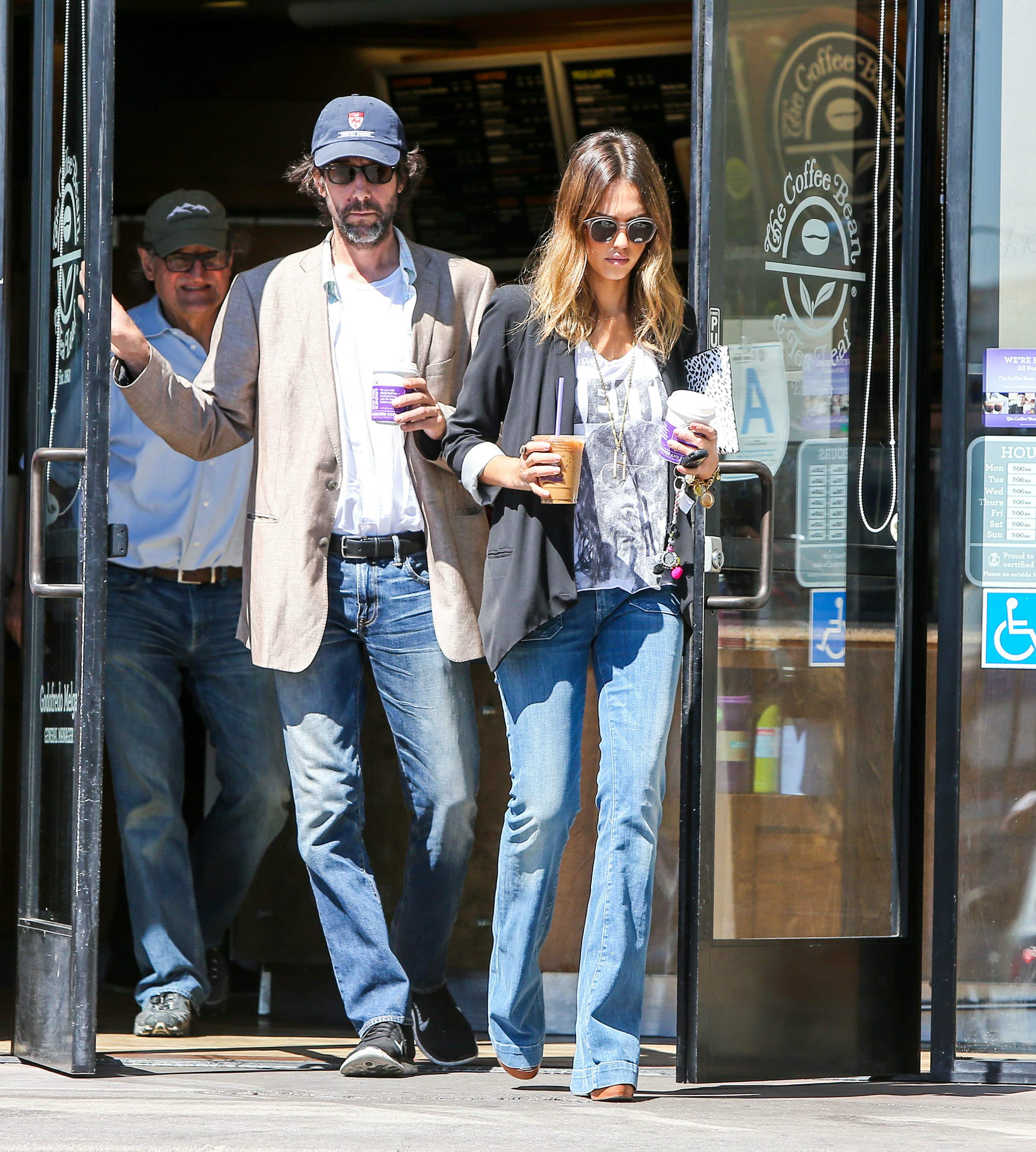 Джессика Альба. Джессика Альба в Беверли-Хиллз