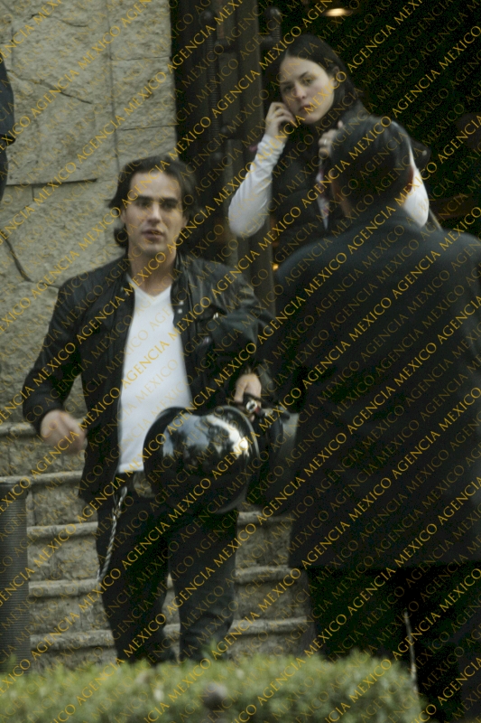 Cурия Вега. Зурия и Хорхе после обеда в ресторане