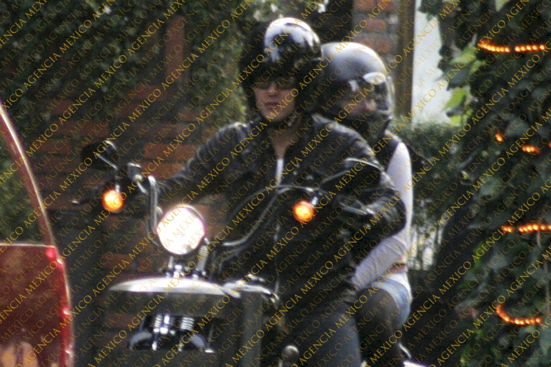 Cурия Вега. Зурия и Хорхе после обеда в ресторане