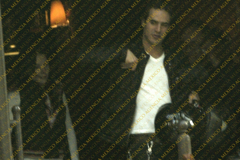 Cурия Вега. Зурия и Хорхе после обеда в ресторане