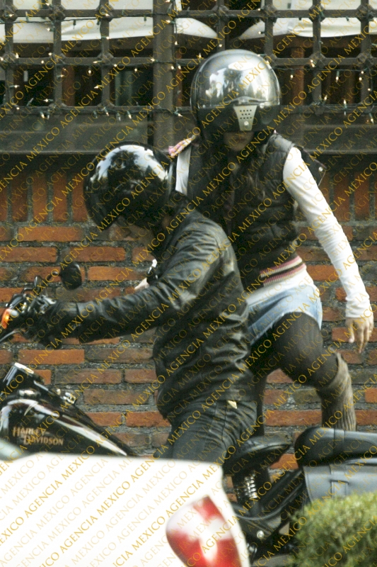 Cурия Вега. Зурия и Хорхе после обеда в ресторане