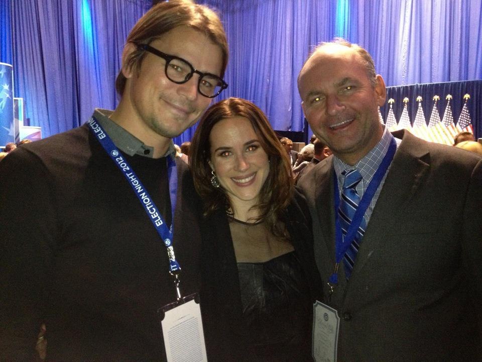 Джош Хартнетт. 3 фото Джоша и Тэмсин со дня выборов президента Америки 6 ноября 2012