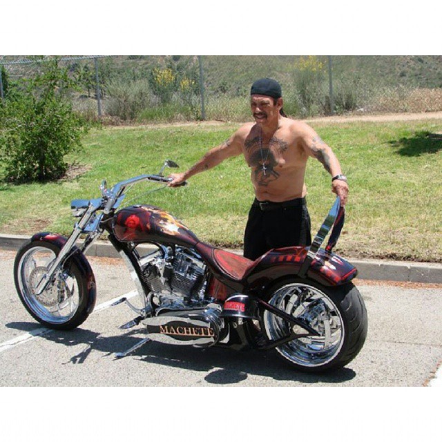 Дэнни Трехо. machete bike