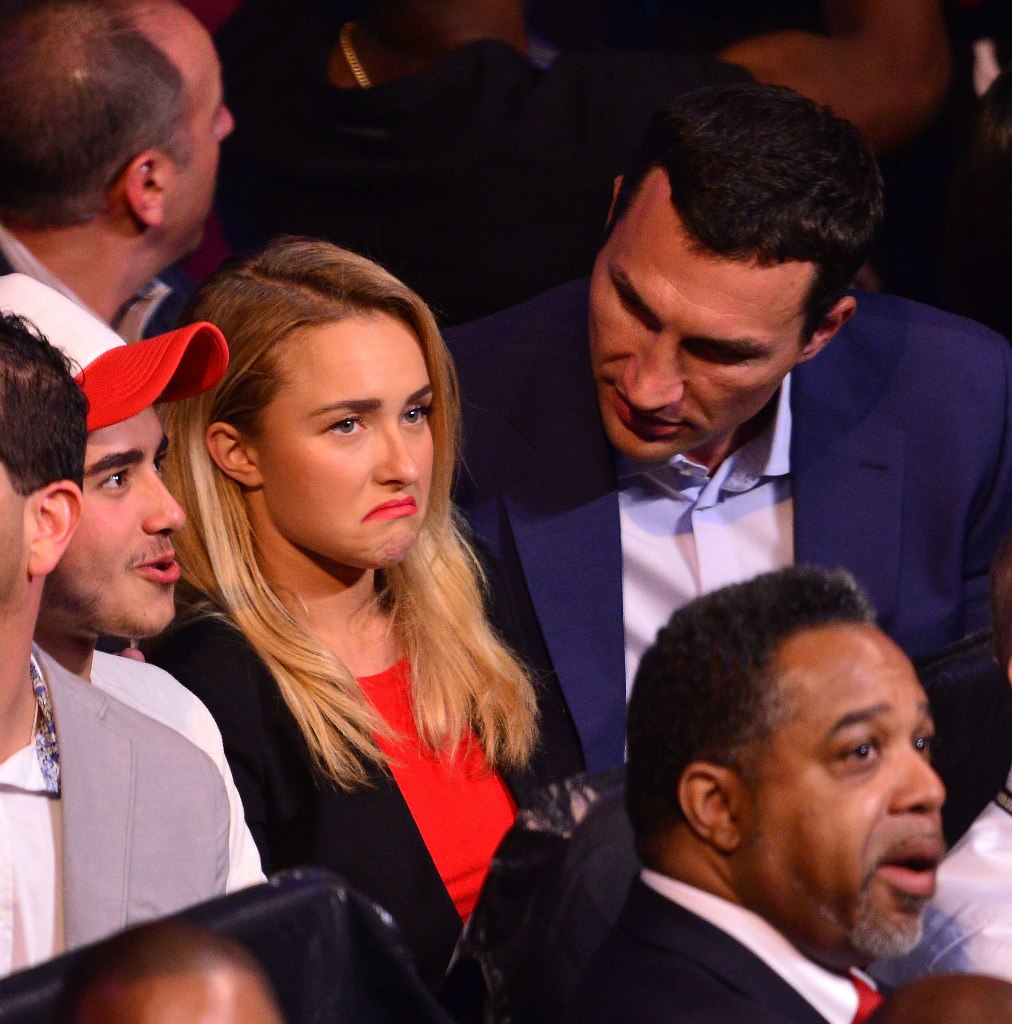 Хайден Панеттьери. Хейден Панеттьери вместе с Владимиром Кличко и своим братом посетила поединок Джонатана Бэнкса