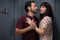 Кадр и фото со съемок фильма «No sé si cortarme las venas...»