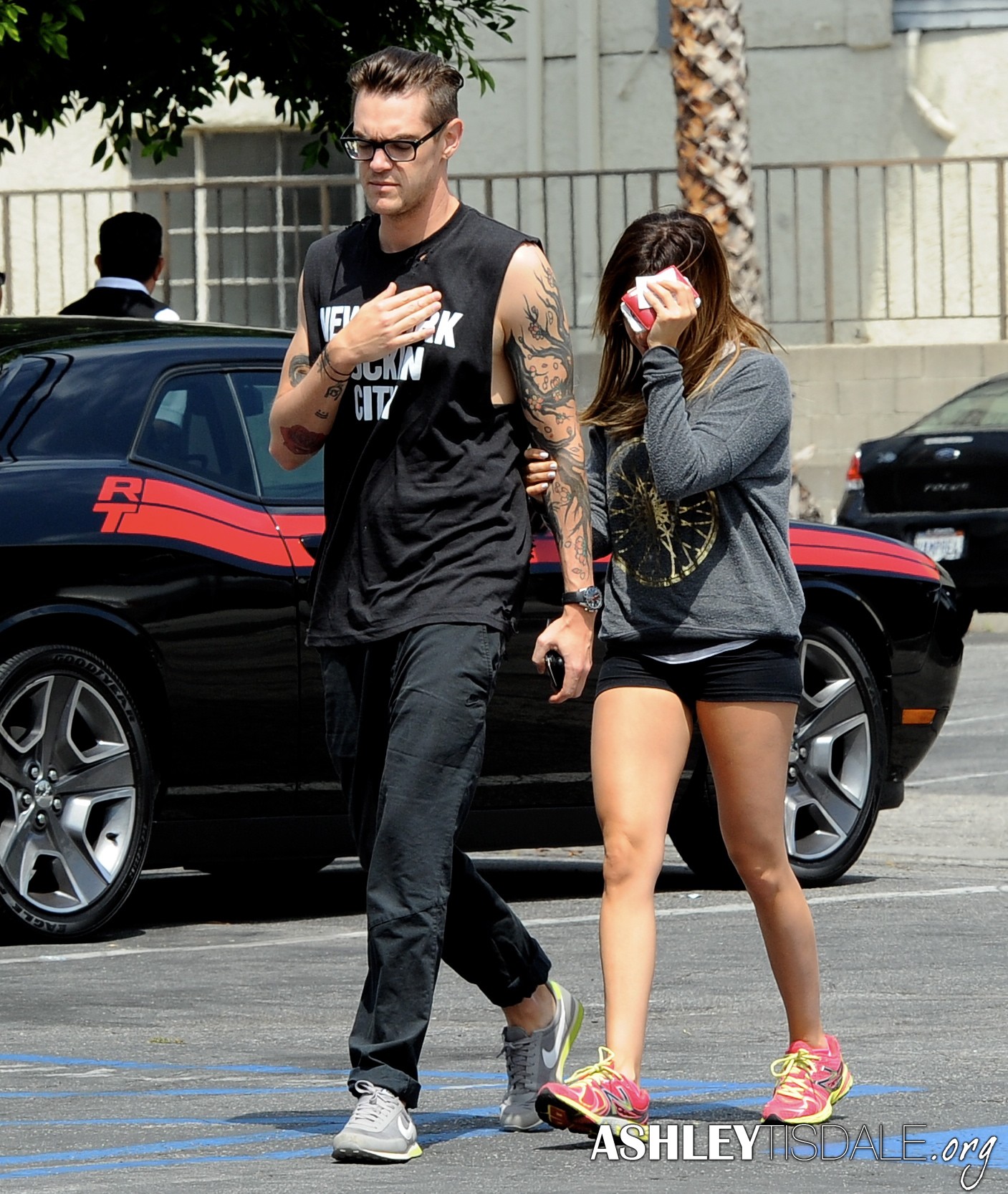 Эшли Тисдейл.  Эшли и Крис идут пообедать в ресторан Mo в Толука Лейк