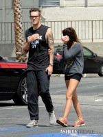 Эшли Тисдейл.  Эшли и Крис идут пообедать в ресторан Mo в Толука Лейк