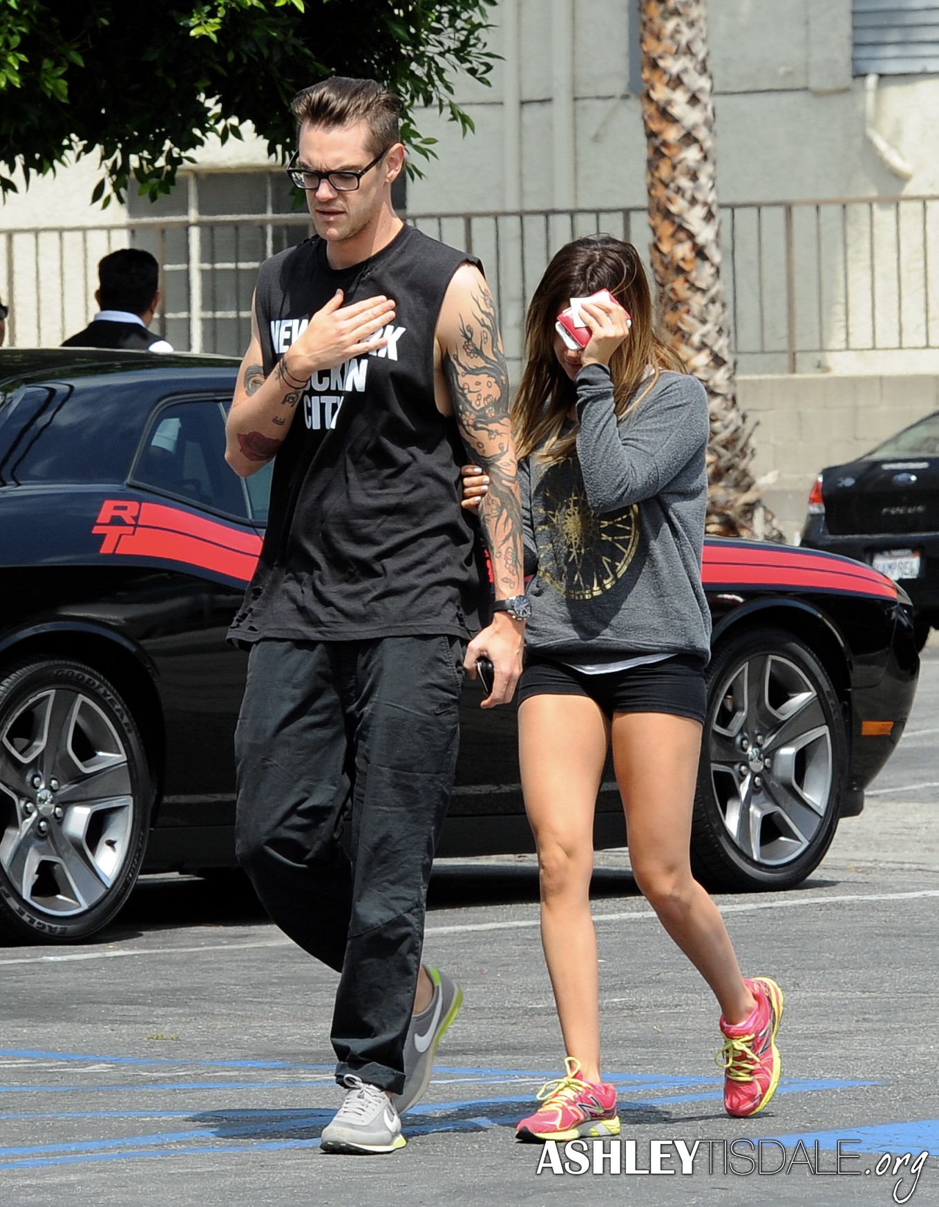 Эшли Тисдейл.  Эшли и Крис идут пообедать в ресторан Mo в Толука Лейк