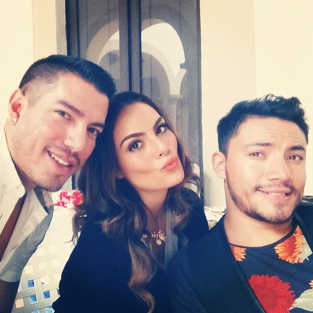 Химена Наваррете. Химена с родными и друзьями.