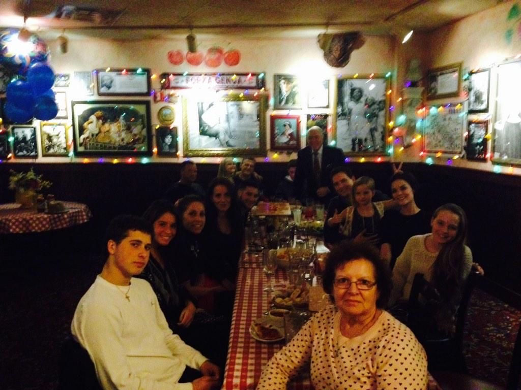 Питер Фачинелли. Сегодня исполняется 41 год нашему горячо любимому Питеру Фачинелли !!! Желаем ему успехов в карьере и личной жизни , здоровья , улыбок , счастья и послушания девочек !!!