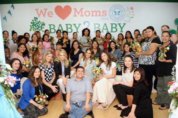 Джессика Альба. "Baby2Baby’s We Love Moms Party" в Лос-Анджелесе