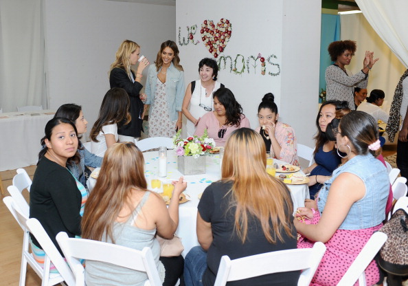 Джессика Альба. "Baby2Baby’s We Love Moms Party" в Лос-Анджелесе