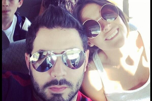 Cурия Вега. Фото Сурии с ее коллегами по сериалу «Какие же они богатые, эти бедные».