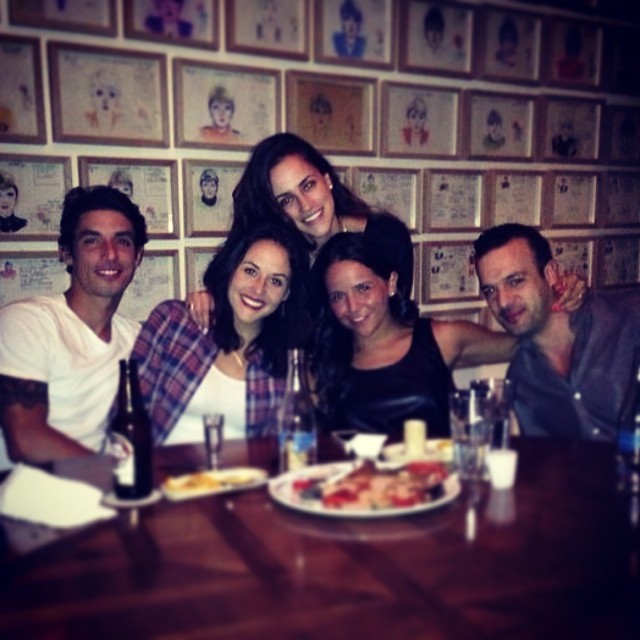 Cурия Вега. Сурия и Альберто побывали на праздновании дня рождения их подруги Дениз. Фото из Instagram'а.