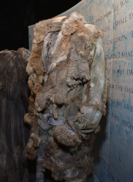 Софи Тернер. Софи на выставке в Нью-Йорке (фото с выставки - экспонаты)