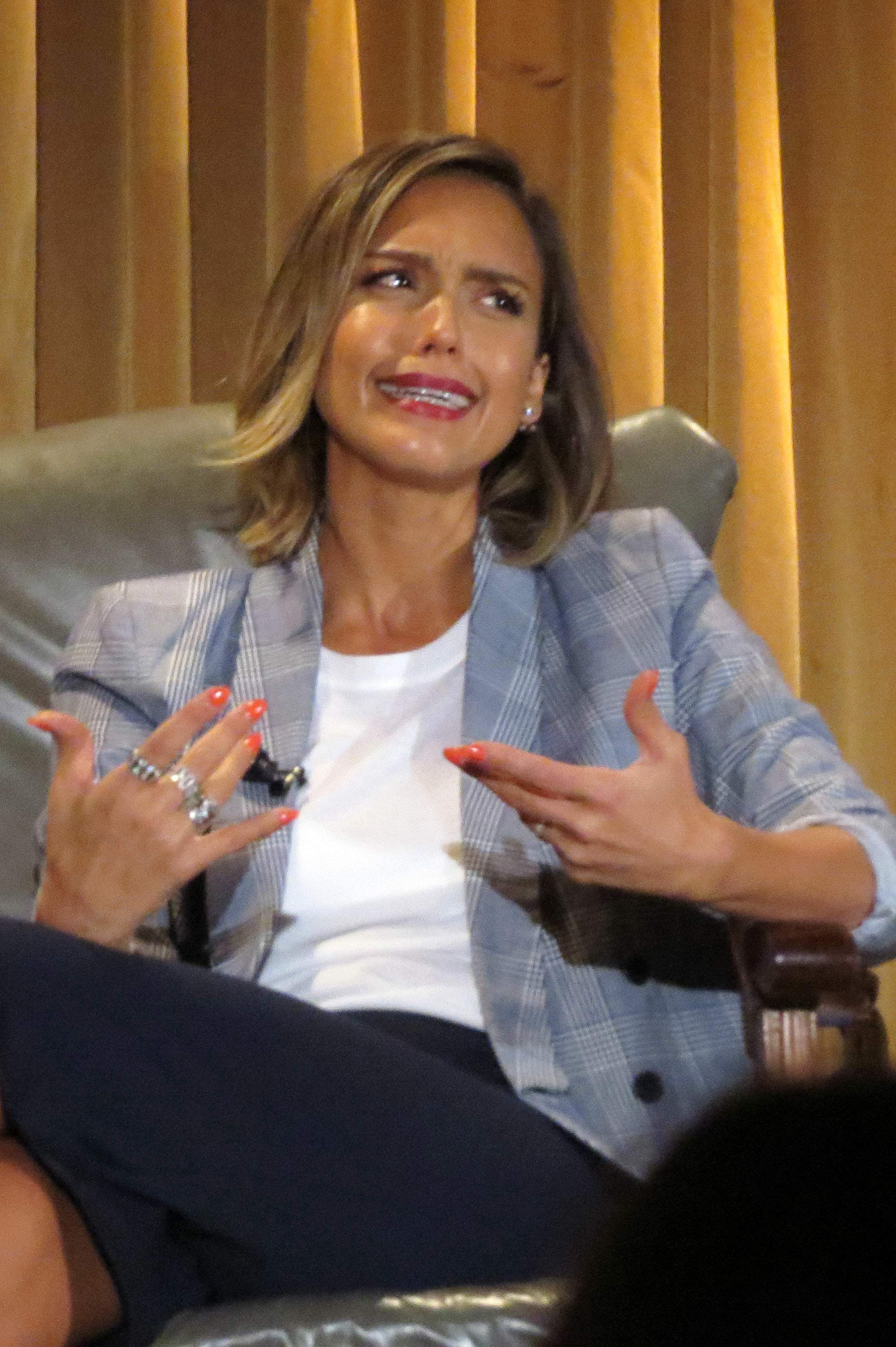 Джессика Альба. Джессика Альба на мероприятии The Honest Company Q&A в Беверли-Хиллз