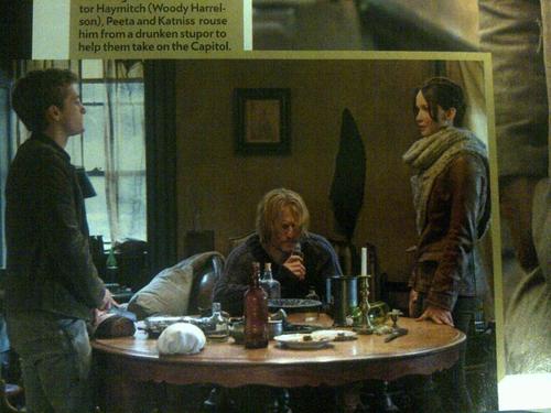 Дженнифер Лоуренс. Новые кадры и фото со съемок фильма "Голодные игры: И вспыхнет пламя"